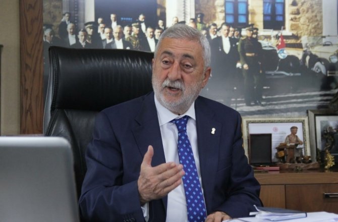 “HER ÖNÜNE GELEN MANİKÜR PEDİKÜRCÜ OLAMAYACAK”