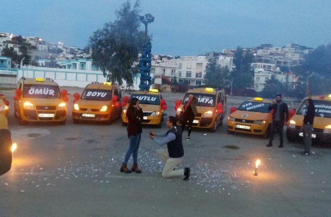 BÜYÜK SÜRPRİZ: BİR ANDA TAKSİLER YANAŞTI...