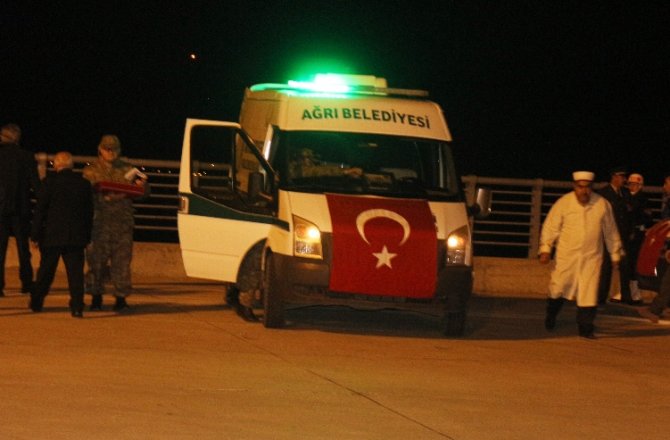 AĞRI ŞEHİDİ MEMLEKETİNE UĞURLANDI