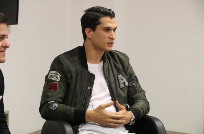 NECİP UYSAL, GENÇ KARTALLAR’LA BİR ARAYA GELDİ