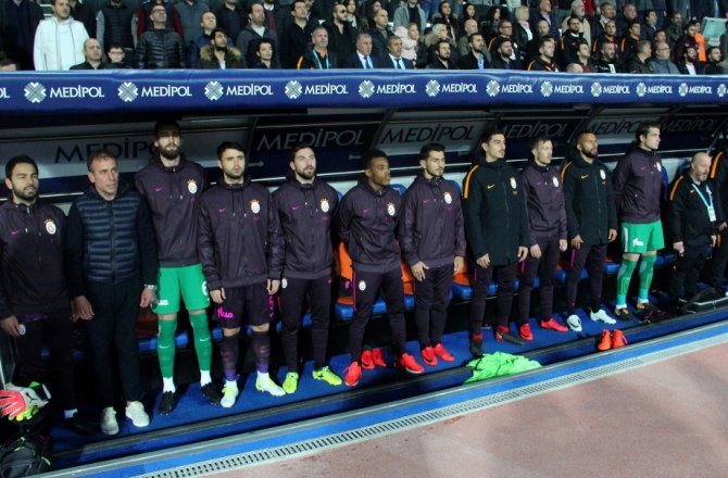 NAİM SÜLEYMANOĞLU İÇİN BAŞAKŞEHİR’DE SAYGI DURUŞU