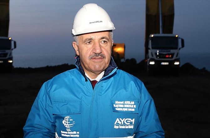 DENİZE YAPILAN İKİNCİ HAVALİMANINDA YENİ BİR REKOR