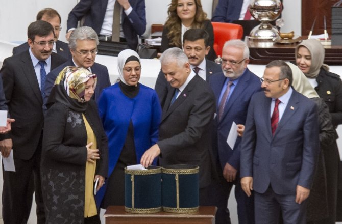 TBMM'DE İLK TUR TAMAMLANDI