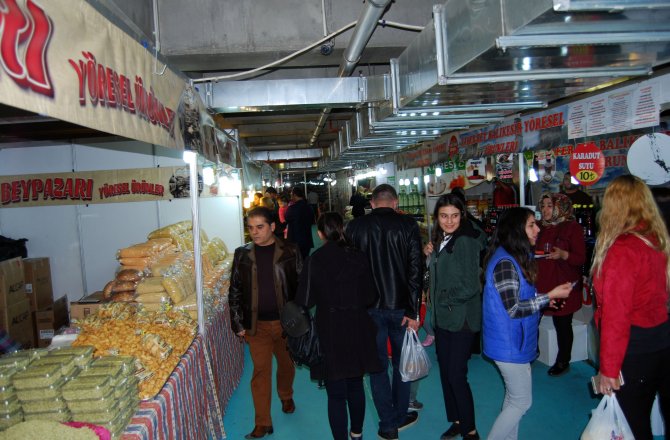 SANKO PARK AVM’DE AÇILAN FUAR, BÜYÜK İLGİ GÖRÜYOR
