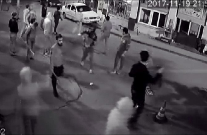 MÜLTECİLER ARASINDA PALALI VE BIÇAKLI KAVGA