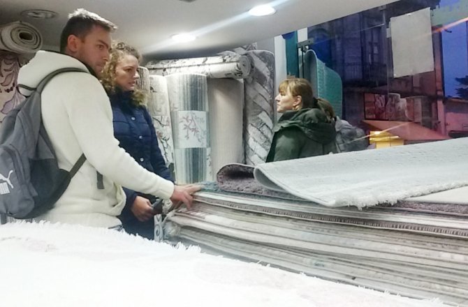 YUNANLILAR TÜRK YÜN HALILARA HAYRAN