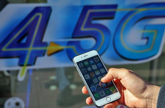 TÜRKİYE'NİN MOBİL İNTERNET EKONOMİSİ 100 MİLYAR LİRAYI GEÇTİ