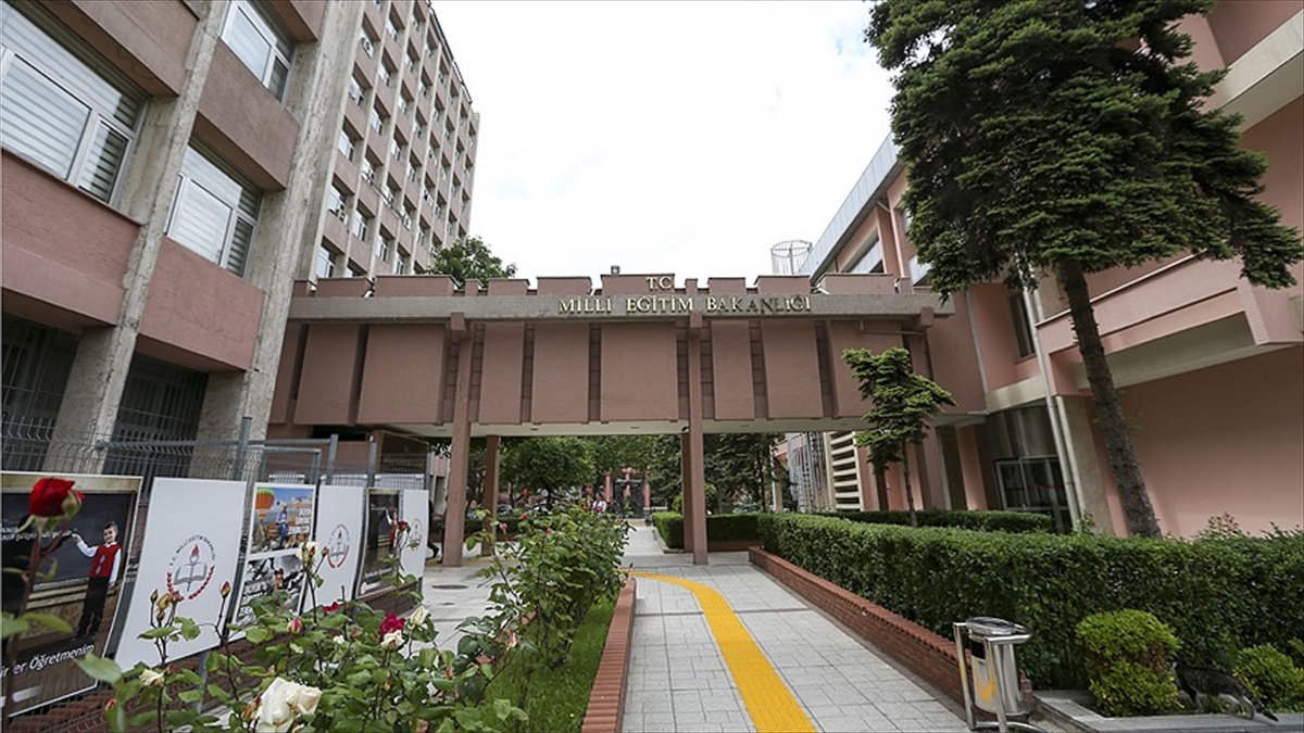 EĞİTİMDE FARK YARATAN ÖĞRETMENLER BAŞKENT'TE AĞIRLANACAK