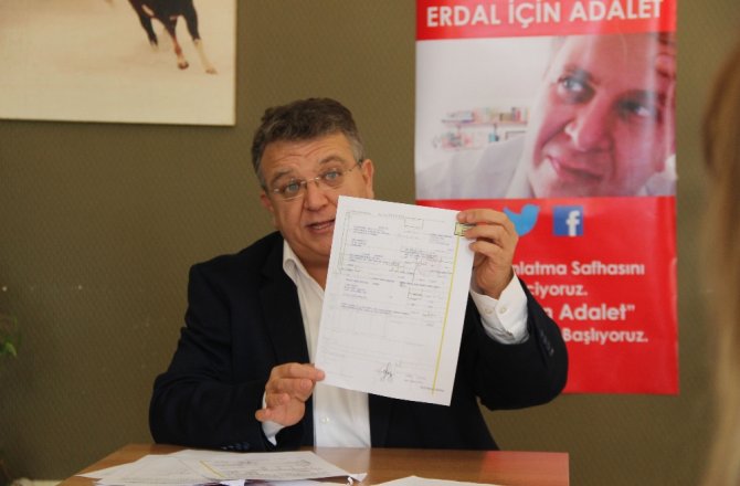 ABD’DE TUTUKLANAN ERDAL KUYUMCU VE AİLESİ ADALET İSTİYOR