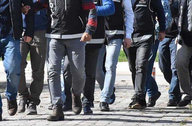 ESKİ MALİYE BAKANLIĞI ÇALIŞANLARINA FETÖ GÖZALTISI