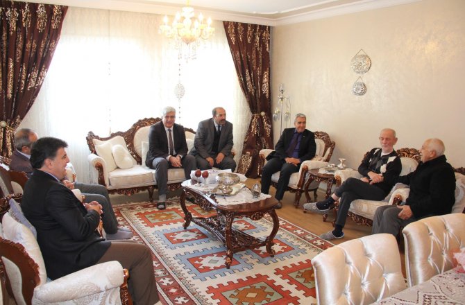 ÖĞRETMENLER GÜNÜNDE TUFAN ERGEN HOCAYA ZİYARET