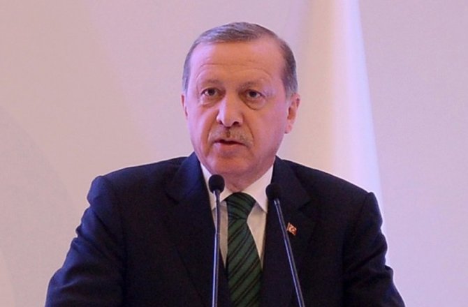 ERDOĞAN BURHAN AKBUDAK VE EVİN DEMİRHAN’I KUTLADI