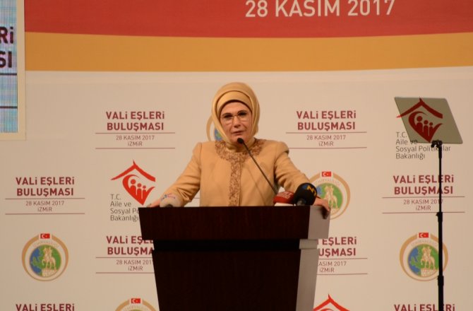 EMİNE ERDOĞAN VALİ EŞLERİ İLE BULUŞTU