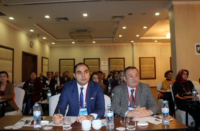 KÜTÜPHANECİLERE EĞİTİM SEMİNERİ VERİLDİ