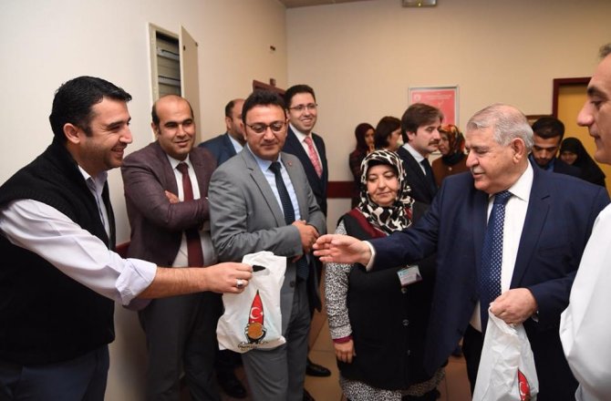 KANDİLDE DÜNYA’YA GELEN BEBEKLERE HOŞ GELDİN HEDİYESİ VERDİLER