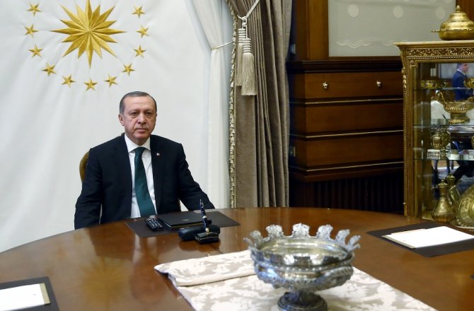 ERDOĞAN AK PARTİLİ VEKİLLERLE BİR ARAYA GELDİ