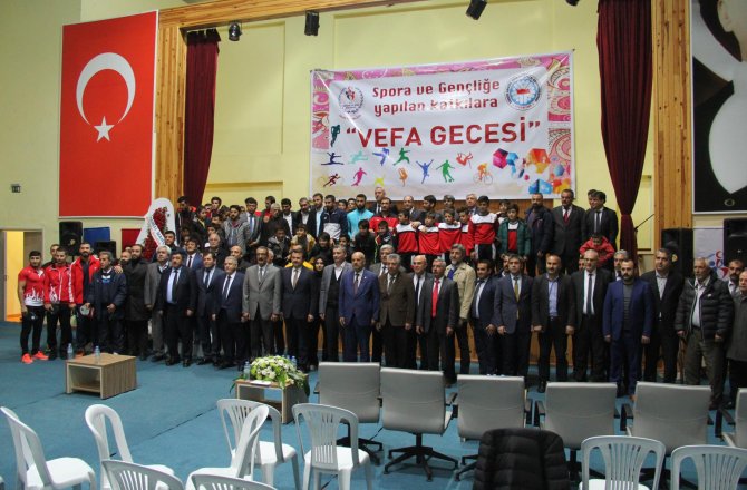 SPORA VE GENÇLİĞE YAPILAN KATKILARA “VEFA GECESİ"