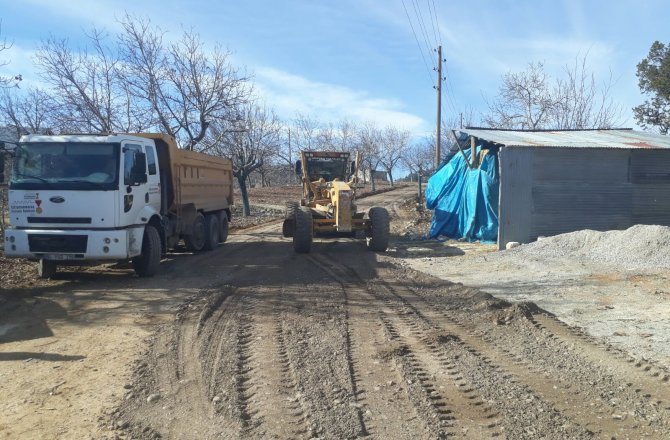 BÜYÜKŞEHİR’DEN ÇAĞLAYANCERİT’TE STABİLİZE ÇALIŞMASI