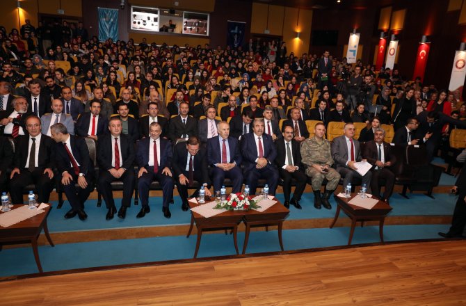 “ÜNİVERSİTE EĞİTİMİ ÖĞRENCİLERE VİZYON KAZANDIRIR