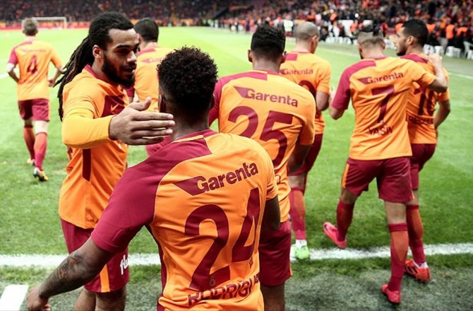 TÜRK TELEKOM'DA GOL YAĞMURU