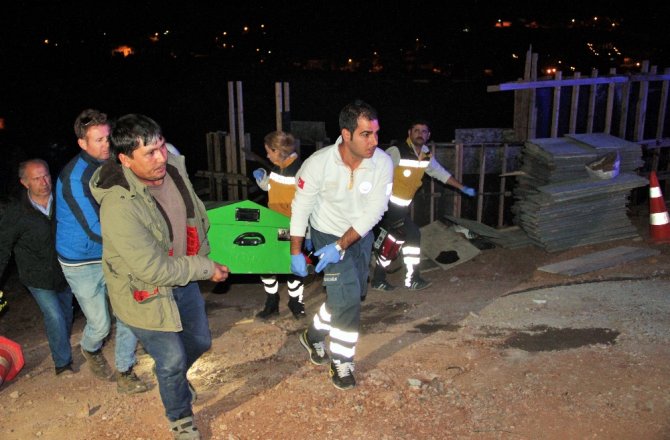 BETON DÖKME ARACININ ALTINDA CAN VERDİ