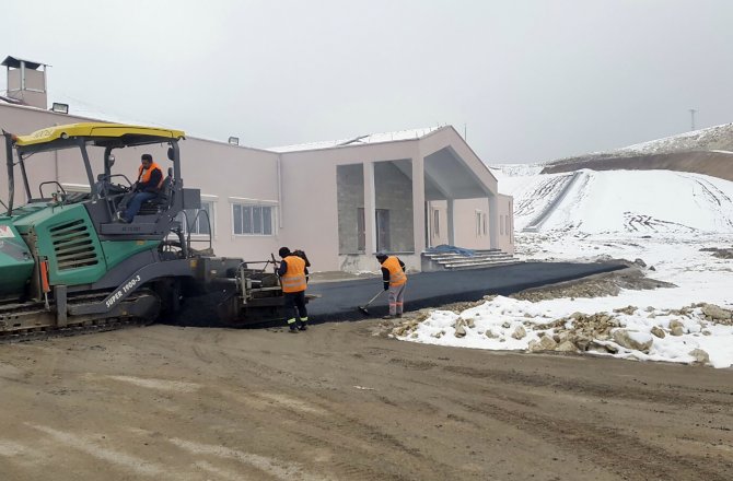 KAYAK MERKEZİ’NİN YOLU ASFALTLANDI