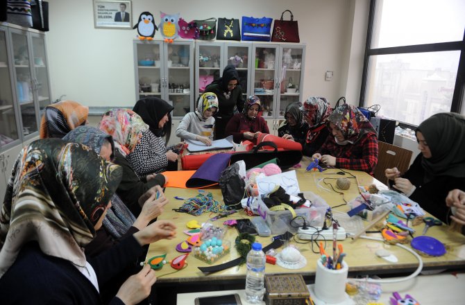 KAMEK’TEN KADINLARA KEÇE TASARIM KURSU