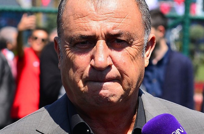 TERİM İMZAYI ATIYOR