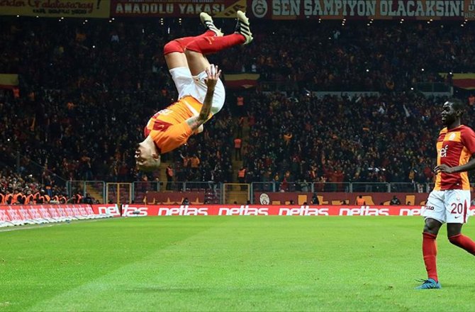 GALATASARAY DEVRE ARASINA MORALLİ GİRDİ