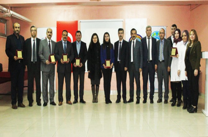 PROJEYE KATKI SUNANLARA PLAKET TAKDİM EDİLDİ