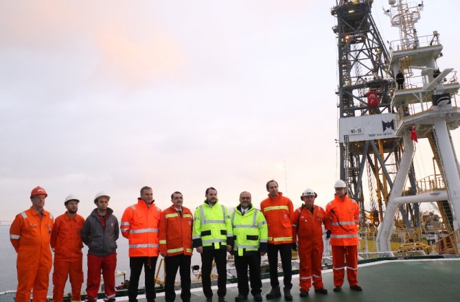 TÜRKİYE’NİN İLK SONDAJ GEMİSİNİ ZİYARET ETTİ