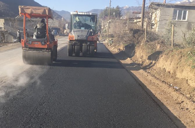YILIN İLK ASFALTI DADAĞLI GRUP YOLUNA DÖKÜLDÜ