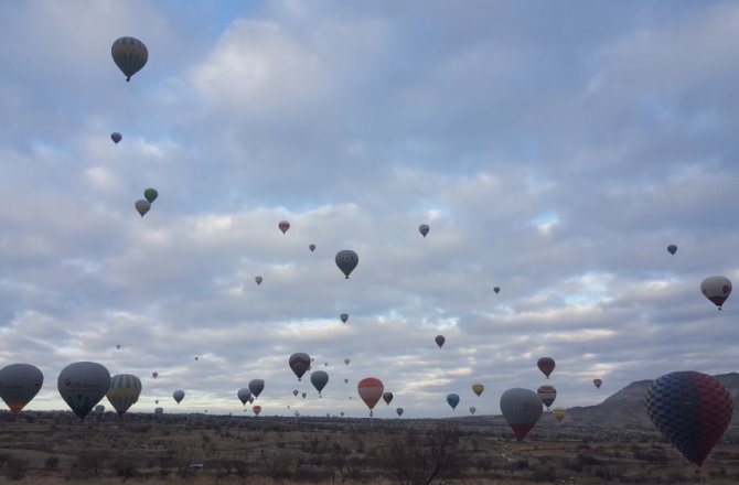 KAPADOKYA’DA BALONLAR NİHAYET HAVALANDI