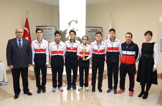 SANKO OKULLARININ GENÇ ERKEKLER MASA TENİSİ TAKIMI İL İKİNCİSİ OLDU