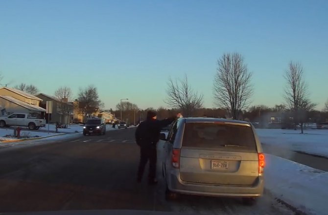 POLİS ŞAŞKIN SÜRÜCÜYÜ ’KAHVE’ İÇİN DURDURDU