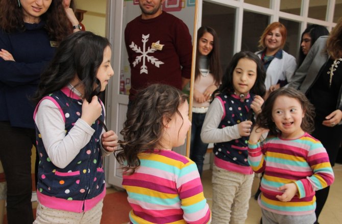 ÖZEL ÖĞRENCİLERİN SAÇ BAKIMI SEVİNCİ