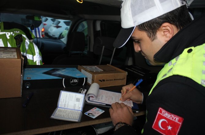 KIŞ LASTİĞİ TAKMAYAN SÜRÜCÜLERE CEZA YAĞDI