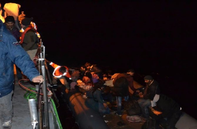 71 KAÇAK GÖÇMEN YAKALANDI