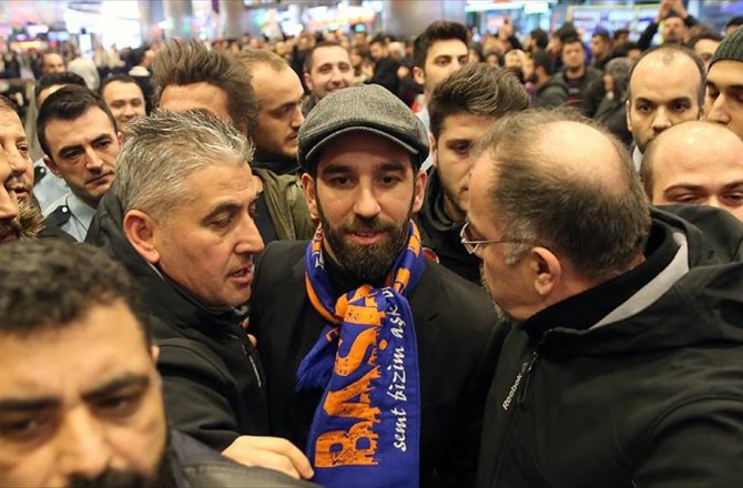 ARDA TURAN, MEDİPOL BAŞAKŞEHİR İÇİN İSTANBUL'DA