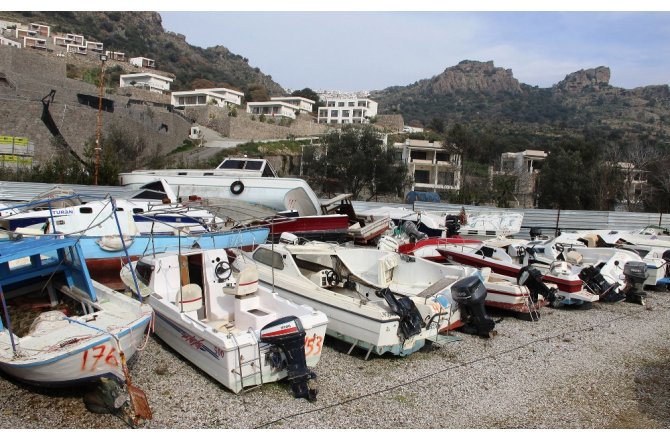 12 milyon değerindeki tekneler çürümeye terk edildi