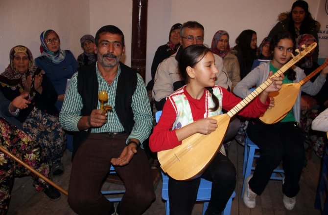 Gelecek ile geçmişi buluşturan koro