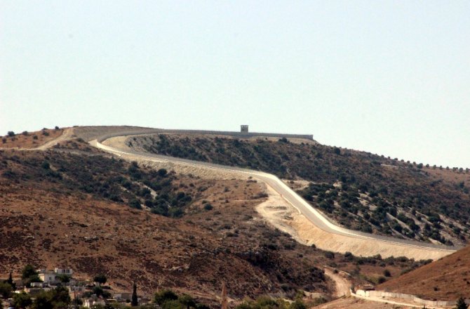 Suriye sınırında birlikler teyakkuzda