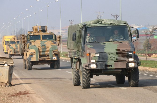 Hatay sınırına askeri sevkiyat devam ediyor