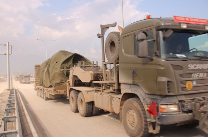 Sınır birliklerine askeri sevkiyat devam ediyor