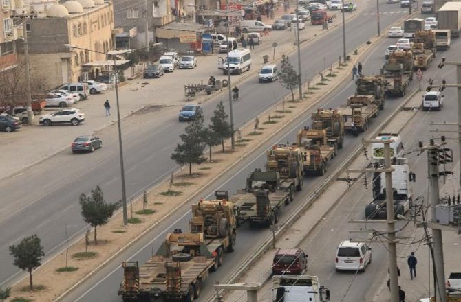 Sınıra yapılan askeri sevkiyat Kızıltepe’ye ulaştı