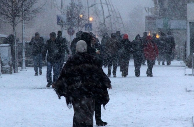 Van’da okullara kar tatili