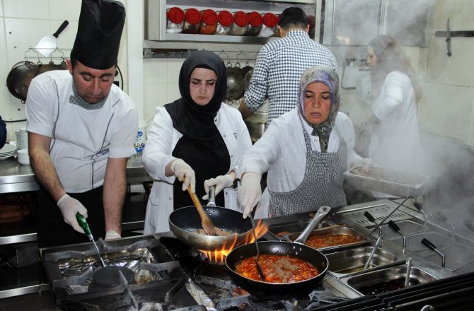 Milli yemekler "fast food"a karşı