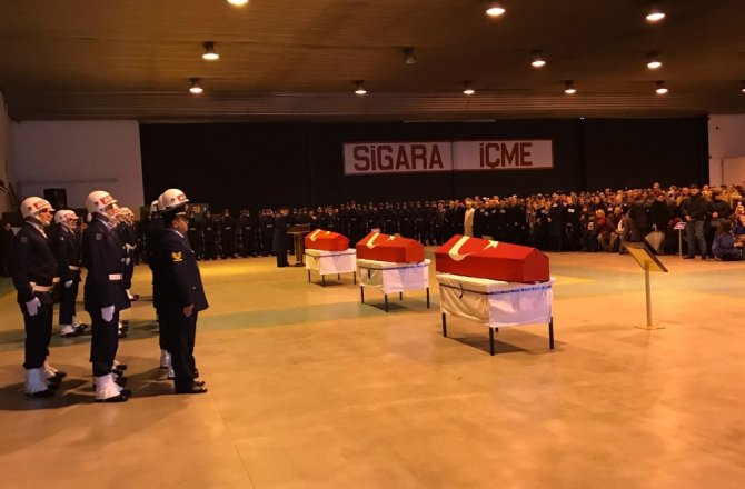 UÇAK KAZASINDA ŞEHİT OLAN ASKERLER İÇİN UĞURLAMA TÖRENİ DÜZENLENDİ