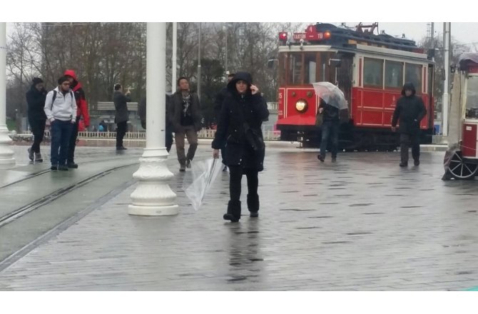 İstanbul’da sağanak ve lodos etkili oluyor