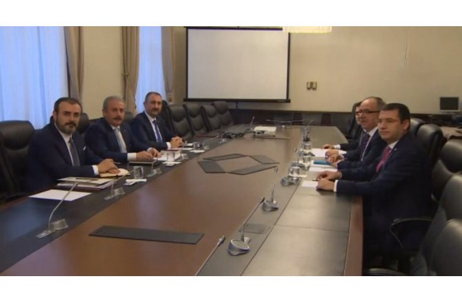 AK Parti-MHP görüşmesi sona erdi